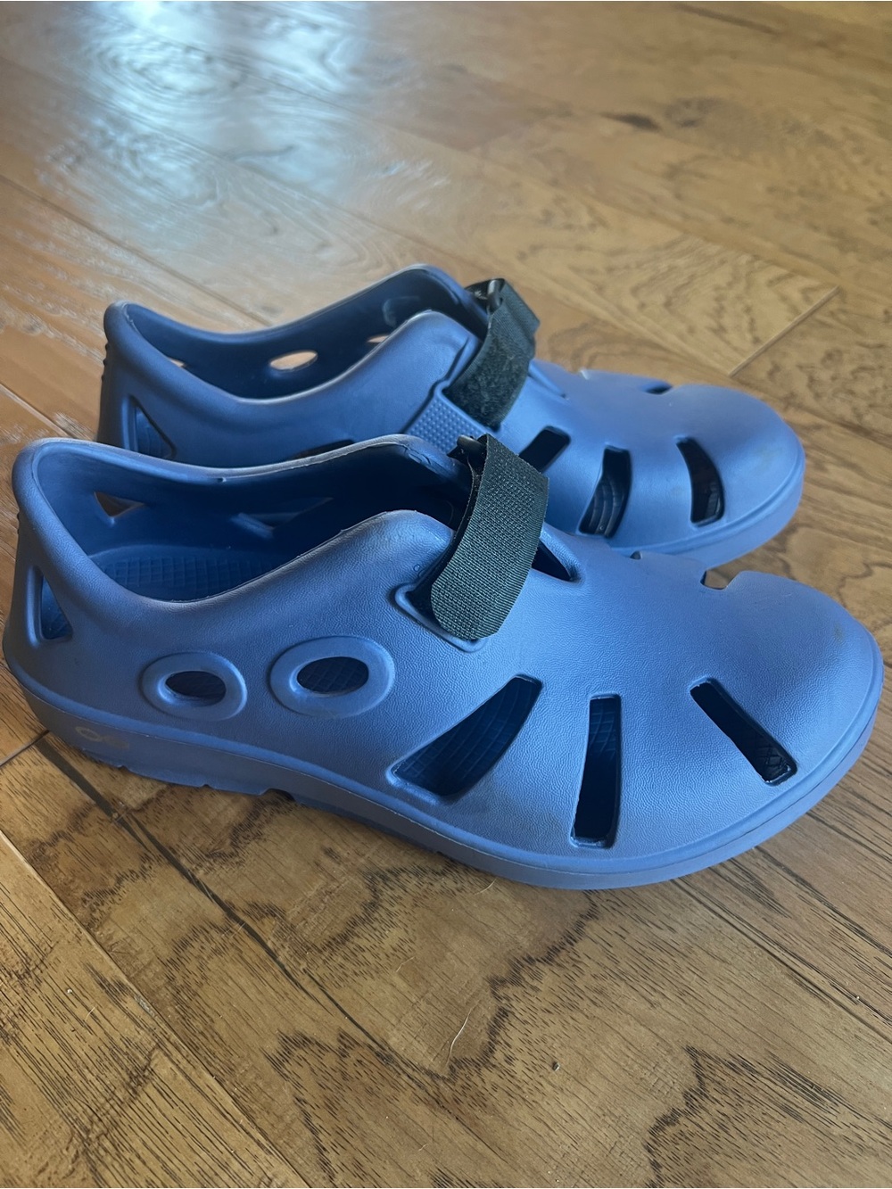 Oofos Oocandoo Recovery Sandal Women’s 8 Water Drop